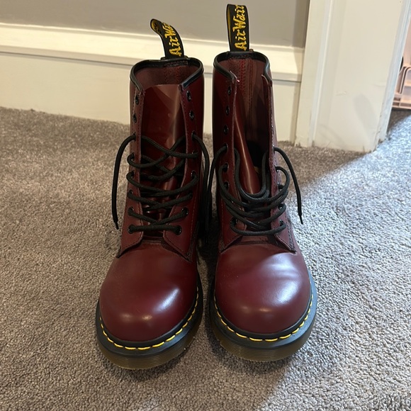 Dr. Martens Shoes - Doc Marten 1460 SMOOTH LEATHER LACE UP BOOTS